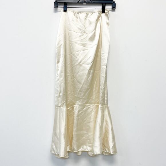 Kimchi Blue Women's Jensen Satin‎ Fluted Maxi Skirt Off White Size Small - Picture 2 of 10
